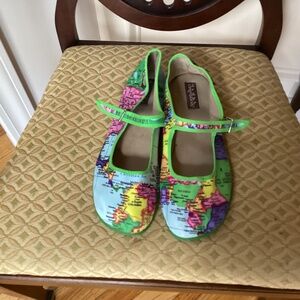 Hot Chocolate Designs Bon Voyage Mary Janes Size 41, US 11